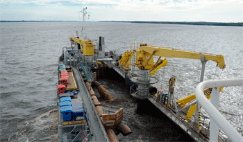 Draga en pleno trabajo en el río Uruguay Draga en pleno trabajo en el río Uruguay