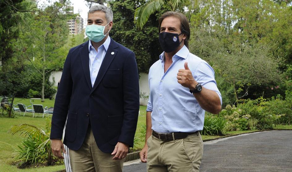 Presidentes Lacalle Pou y Abdo Benítez Presidentes Lacalle Pou y Abdo Benítez