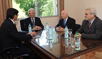 Presidente Vázquez con representantes de la Confederación de Cámaras Empresariales Presidente Vázquez con representantes de la Confederación de Cámaras Empresariales