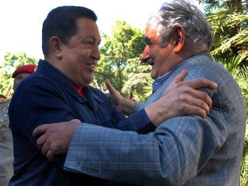 Presidentes José Mujica y Hugo Chávez Presidentes José Mujica y Hugo Chávez