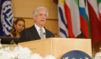 Tabaré Vázquez en apertura de la 106.ª Conferencia Internacional del Trabajo Tabaré Vázquez en apertura de la 106.ª Conferencia Internacional del Trabajo