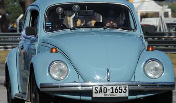 El Volkswagen "Fusca" celeste no se vende El Volkswagen "Fusca" celeste no se vende