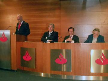 Presidente Mujica en apertura de encuentro con empresarios en España Presidente Mujica en apertura de encuentro con empresarios en España