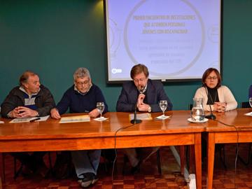 Autoridades en la presentación de datos sobre servicios para personas discapacitadas Autoridades en la presentación de datos sobre servicios para personas discapacitadas