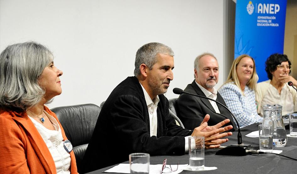 Autoridades del CFE y Anep