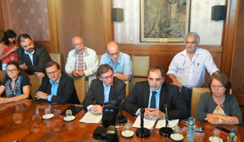 Autoridades de Economía y legisladores del Frente Amplio en conferencia de prensa Autoridades de Economía y legisladores del Frente Amplio en conferencia de prensa