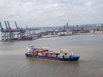 barco con contenedores barco con contenedores
