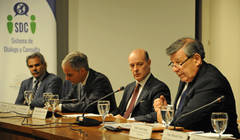 Canciller Nin Novoa y equipo del Ministerio de Relaciones Exteriores Canciller Nin Novoa y equipo del Ministerio de Relaciones Exteriores