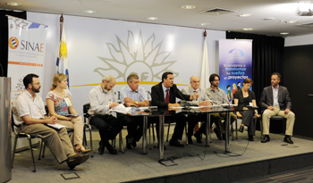 Presentación del sistema de alerta temprana de inundaciones para los ríos Yí y Cuareim Presentación del sistema de alerta temprana de inundaciones para los ríos Yí y Cuareim