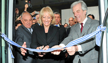 Cosse y Vázquez inauguran bus eléctrico Cosse y Vázquez inauguran bus eléctrico