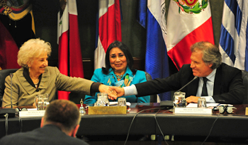 Estela de Carlotto en acto donde se la declaró "Ciudadana Ilustre de América Latina" Estela de Carlotto en acto donde se la declaró "Ciudadana Ilustre de América Latina"