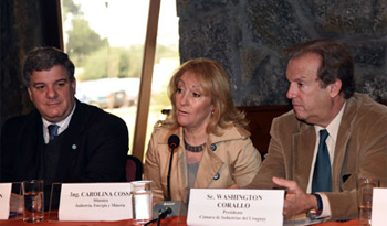 Ministra Carolina Cosse en inauguración del Centro Tecnológico del Plástico Ministra Carolina Cosse en inauguración del Centro Tecnológico del Plástico