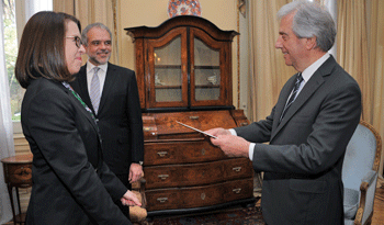 Presidente Tabaré Vázquez recibe las cartas credenciales de los nuevos embajadores de México y Estados Unidos Presidente Tabaré Vázquez recibe las cartas credenciales de los nuevos embajadores de México y Estados Unidos
