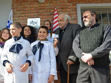 Autoridades con niños de Santa Catalina en inauguración de centro deportivo Autoridades con niños de Santa Catalina en inauguración de centro deportivo