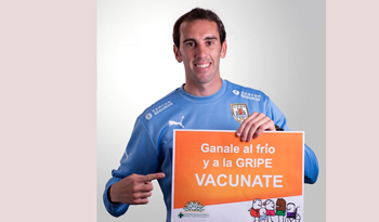 Diego Godín, capitán de selección de Uruguay en Afiche de campaña de vacunación de Salud Pública
