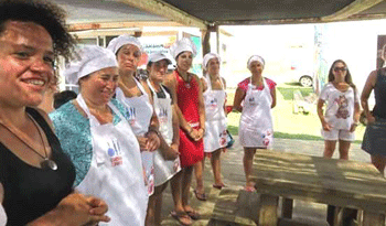 Representantes del emprendimiento gastronómico la “Cocina de la Barra”