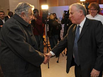 Presidente José Mujica y embajador de Israel, Dori Goren Presidente José Mujica y embajador de Israel, Dori Goren