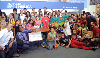 Participantes del programa Pelota al Medio a la Esperanza Participantes del programa Pelota al Medio a la Esperanza
