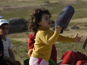 Niña jugando Niña jugando