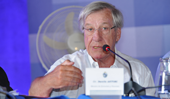 Ministro de Economía y Finanzas, Danilo Astori, anuncia préstamos para infraestructura Ministro de Economía y Finanzas, Danilo Astori, anuncia préstamos para infraestructura