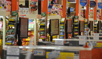Disminución de aranceles bancarios a comerciantes que cobren con tarjetas de débito y crédito Disminución de aranceles bancarios a comerciantes que cobren con tarjetas de débito y crédito
