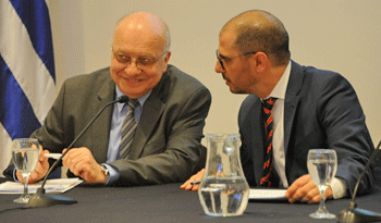 Prosecretario de Presidencia, Juan Andrés Roballo, y director ejecutivo de la Agesic, José Clastornik