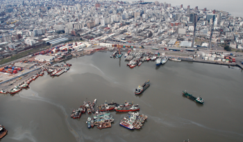 Vista aérea del Muelle C del puerto de Montevideo Vista aérea del Muelle C del puerto de Montevideo