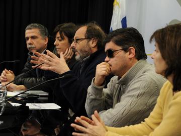Autoridades en conferencia de prensa Autoridades en conferencia de prensa
