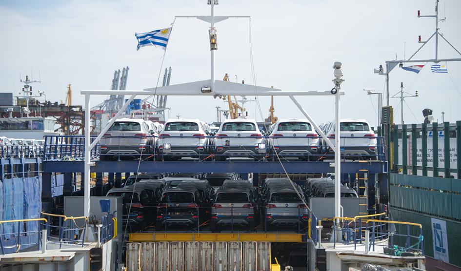 Autos en puerto de Montevideo