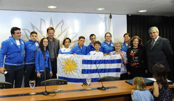 Entrega de pabellón a deportistas Entrega de pabellón a deportistas