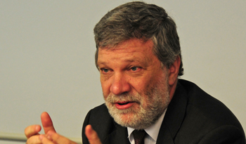 Ministro de Industria, Energía y Minería, Roberto Kreimerman Ministro de Industria, Energía y Minería, Roberto Kreimerman