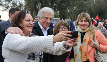Presidente Tabaré Vázquez, al llegar al Consejo de Ministros abierto de Ramón Trigo Presidente Tabaré Vázquez, al llegar al Consejo de Ministros abierto de Ramón Trigo