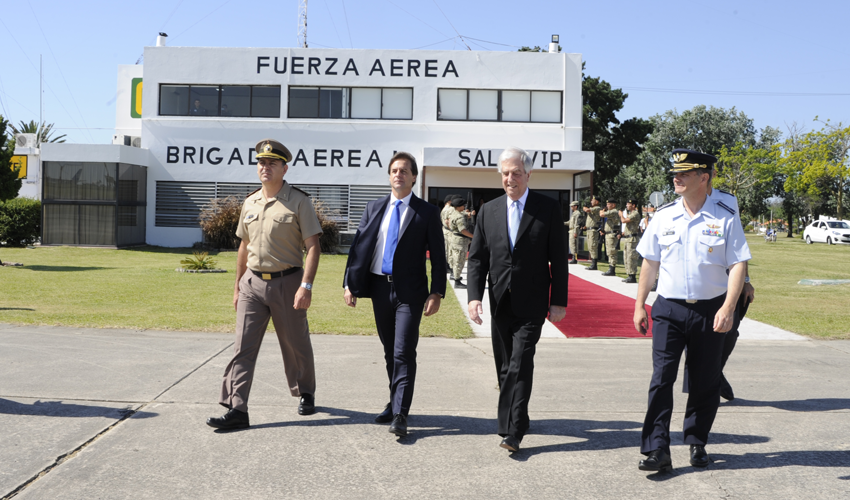Tabaré Vázquez y Luis Lacalle Pou en Base Aérea nº1 Tabaré Vázquez y Luis Lacalle Pou en Base Aérea nº1