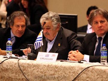 Ministro Almagro, Presidente Mujica, Ministro Lorenzo.Gentileza Ultimahora.com/EFE