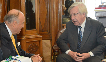 Vicepresidente Astori y Enrique García del Banco de Desarrollo de América Latina Vicepresidente Astori y Enrique García del Banco de Desarrollo de América Latina