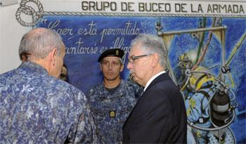 Jorge Menéndez en reconocimiento al Grupo de Buceo y Salvamento de la Armada Nacional Jorge Menéndez en reconocimiento al Grupo de Buceo y Salvamento de la Armada Nacional