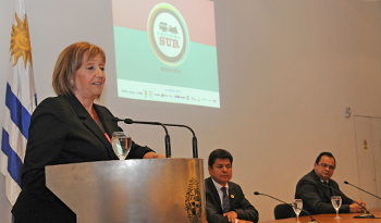 Ministra de Educación y Cultura, María Julia Muñoz Ministra de Educación y Cultura, María Julia Muñoz