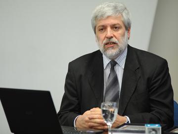 Sergio De Cola, titular de DINATEL Sergio De Cola, titular de DINATEL