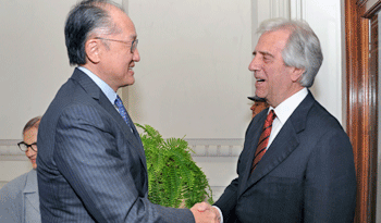 El presidente Tabaré Vázquez recibe a Jim Yong Kim