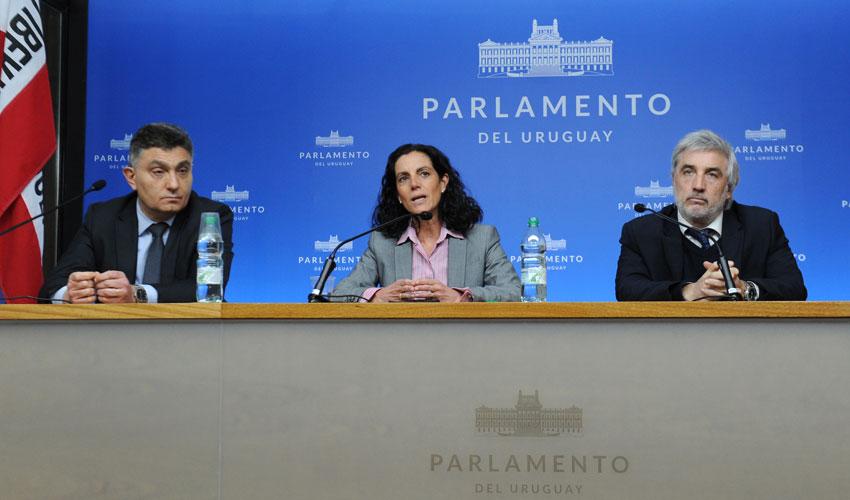 Isaac Alfie, Azucena Arbeleche y Alejandro Irastorza Isaac Alfie, Azucena Arbeleche y Alejandro Irastorza