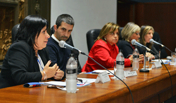 Mesa del seminario “Posibles itinerarios en educación inicial: Una mirada integradora” Mesa del seminario “Posibles itinerarios en educación inicial: Una mirada integradora”