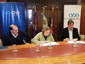 Autoridades en firma de convenio Autoridades en firma de convenio
