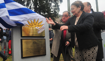 Placa en reconocimiento a víctimas de la dictadura Placa en reconocimiento a víctimas de la dictadura