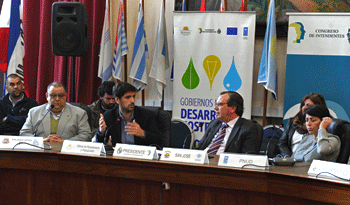 Santiago Soto con representantes de los gobiernos locales Santiago Soto con representantes de los gobiernos locales
