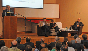 Ministro Danilo Astori en presentación de informe sobre cambio demográfico Ministro Danilo Astori en presentación de informe sobre cambio demográfico