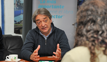 El secretario nacional de Deporte, Fernando Cáceres, recibió a vecinos de Montevideo