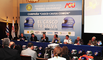Autoridades nacionales y departamentales en el Automóvil Club del Uruguay Autoridades nacionales y departamentales en el Automóvil Club del Uruguay