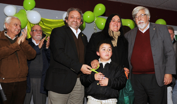 Beltrame y Bonomi junto a vecinos de Nueva Helvecia Beltrame y Bonomi junto a vecinos de Nueva Helvecia