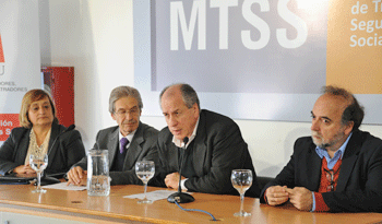 Ministro de Trabajo, Ernesto Murro, en firma de convenio con Colegio de Contadores Ministro de Trabajo, Ernesto Murro, en firma de convenio con Colegio de Contadores