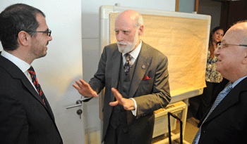 Director de Agesic, José Clastorink, Vinton Cerf y prosecretario de Presidencia, Juan Andrés Roballo Director de Agesic, José Clastorink, Vinton Cerf y prosecretario de Presidencia, Juan Andrés Roballo